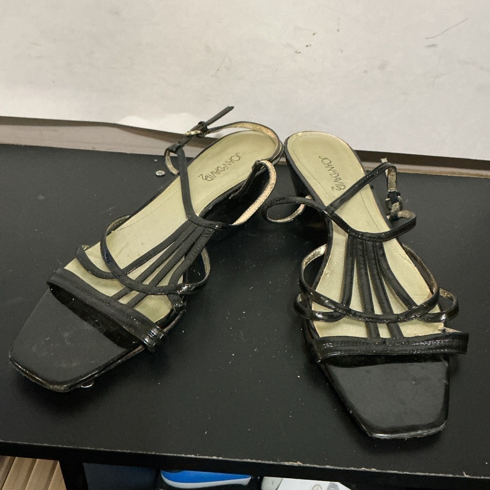 Joan & David black patent leather strappy heeled sandals Size 9M